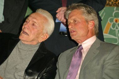 Jack Valenti el ve ayak izleri töreninde Grauman's Çince