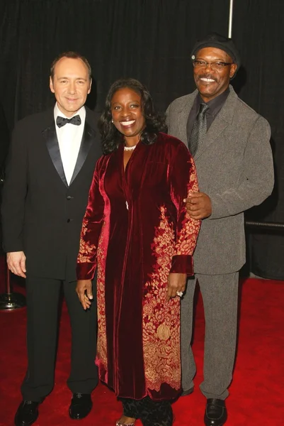 Kevin Spacey, LaTanya Richardson and Samuel L. Jackson at the 2005 Palm Springs International Film Festival Awards , Palm Springs Convention Center, Palm Springs, CA 01-08-05 — Stock Photo, Image