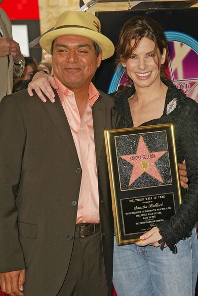 Sandra Bullock mit Stern auf dem Hollywood Walk of Fame geehrt — Stockfoto