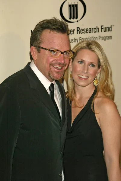 Том Арнольд и его жена Шелби — стоковое фото