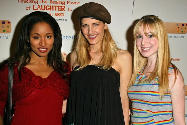 Enya Flack, Laurie Coleman et Lisa Foiles — Photo