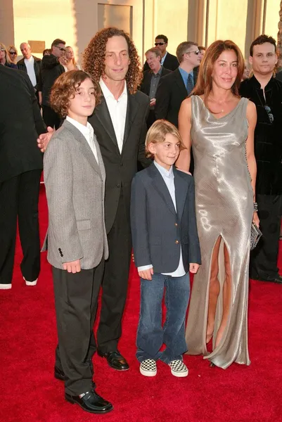 Kenny G en el 32º Annual American Music Awards - Arrivals, Shrine Auditorium, Los Angeles, CA 11-14-04 — Foto de Stock