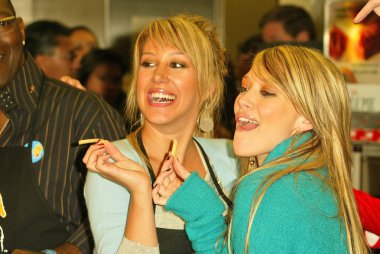 Haylie duff, hilary duff