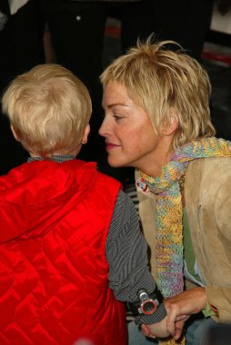 Sharon stone ve oğlu roan