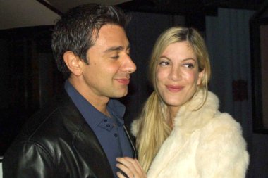 Yazım tori ve nişanlısı charlie shanian