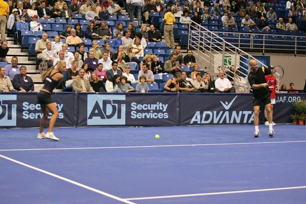 Anna Kurnyikova és Andre Agassi — Stock Fotó