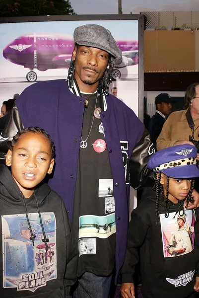 Snoop Dogg and sons — Stock Photo, Image