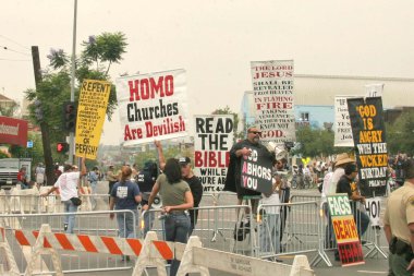 geçit protestocular