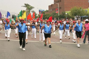 geçit töreni atmosferi