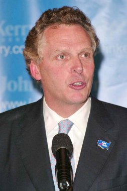 Terry mcauliffe, dnc Yönetim Kurulu Başkanı
