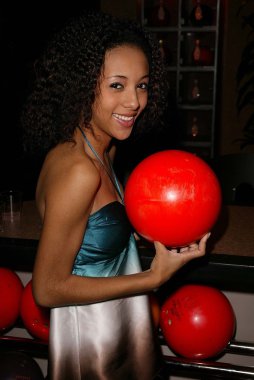 Jaclyn Angell, Conwell'ın 21 doğum günü partisi