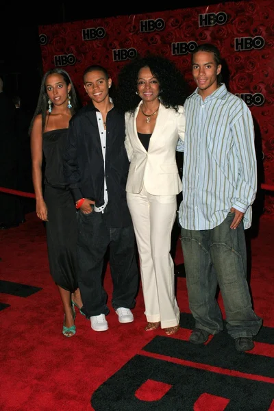 Diana Ross and kids — Stock Photo, Image