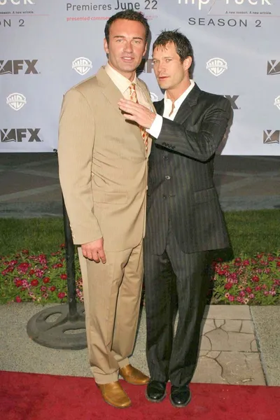 Julian McMahon et Dylan Walsh — Photo