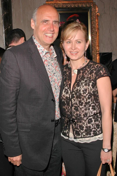 Jeffrey Tambor y su esposa — Foto de Stock