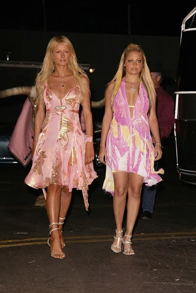 Nicole Richie e Paris Hilton — Foto Stock