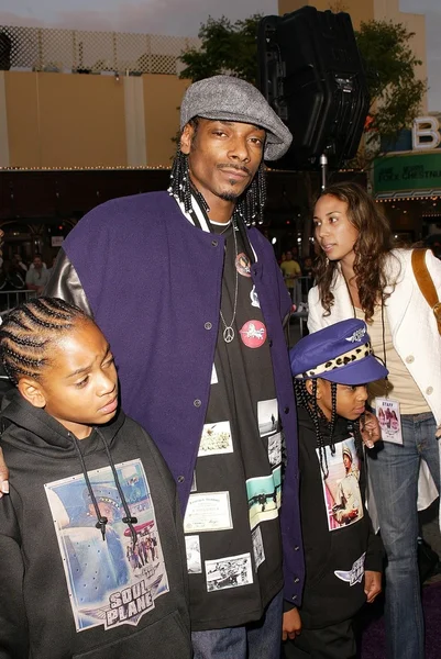 Snoop Dogg and sons — Stock Photo, Image