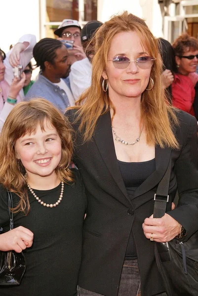 Lea Thompson e figlia — Foto Stock