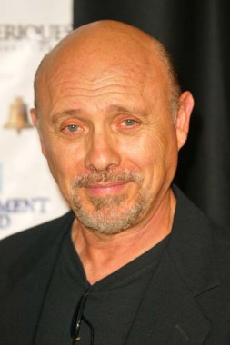 Hector Elizondo
