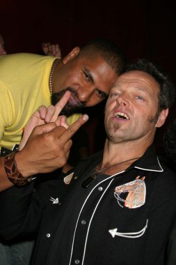 Sala baker ve bruce hopkins