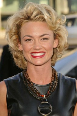 Kelly Carlson