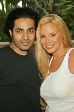 Cindy margolis ve tasarımcı anand jon
