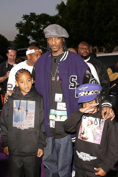 Snoop Dogg and sons — Stock Photo, Image