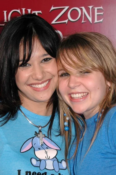 Lalaine and Mae Whitman — Stock Photo, Image