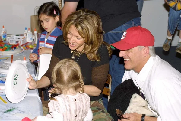 Joely Fisher, Christopher Duddy e sua filha Skylar — Fotografia de Stock