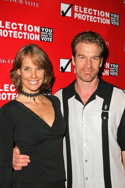 Alexandra Paul et Kevin Kilner — Photo