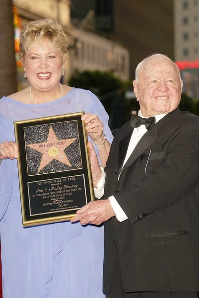 Jan e Mickey Rooney Star na Calçada da Fama de Hollywood — Fotografia de Stock