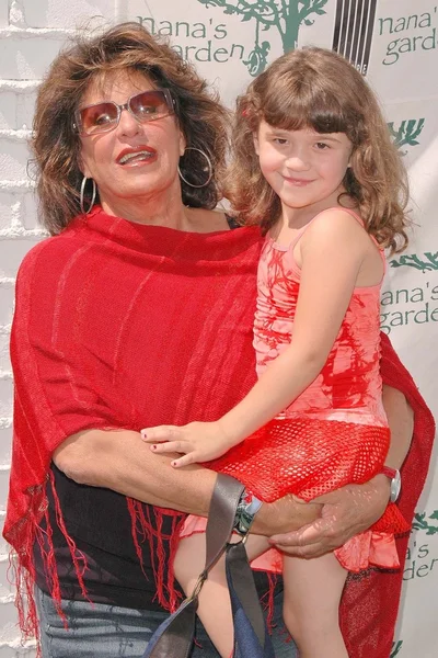 Lainie Kazan et sa petite-fille — Photo