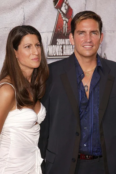 James Caviezel e esposa Kerri — Fotografia de Stock