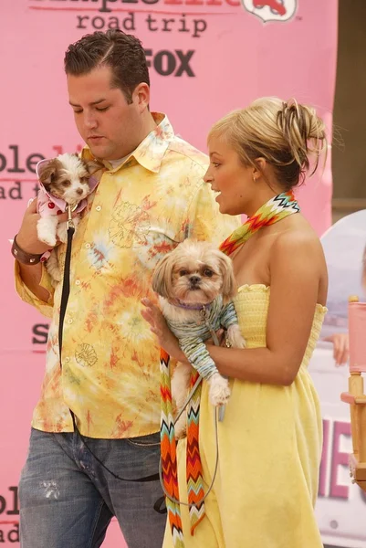 Nicole richie und ross mathews — Stockfoto