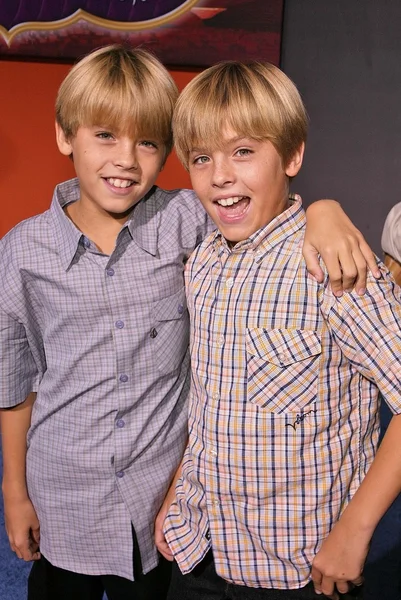 Dylan och cole sprouse — Stockfoto