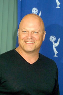 Michael Chiklis