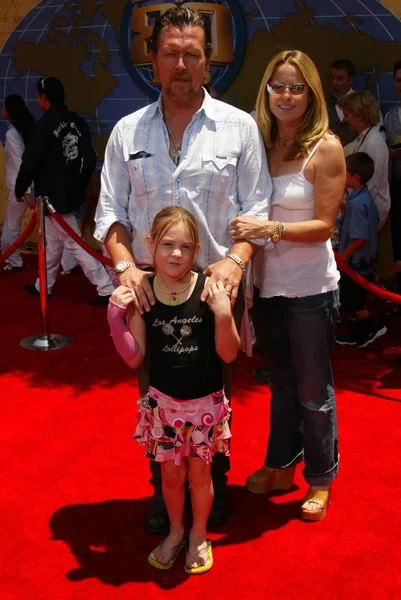 Robert Patrick, esposa Barbara e hija Austin — Foto de Stock