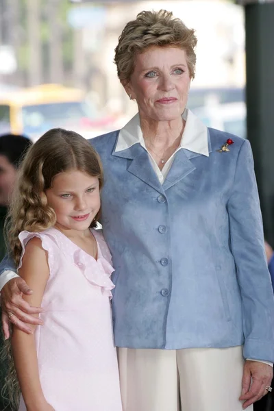 Patty Duke y su nieta Alexandra —  Fotos de Stock
