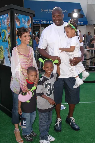 Shaquille O'Neal and family — Stock Photo, Image