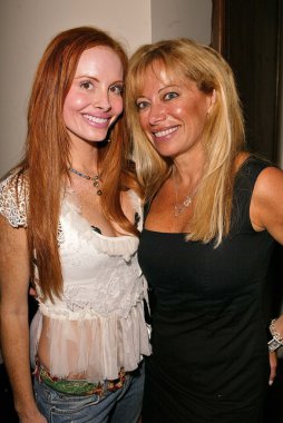 Phoebe fiyat ve gloria kisel