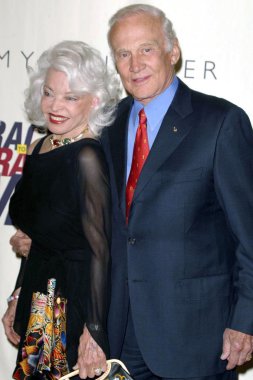 lois ve Buzz aldrin