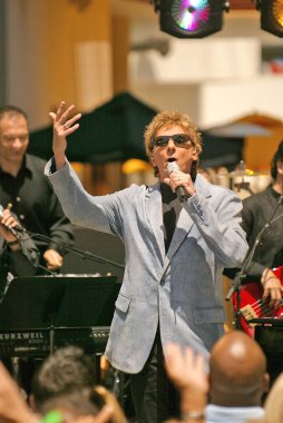 Barry Manilow