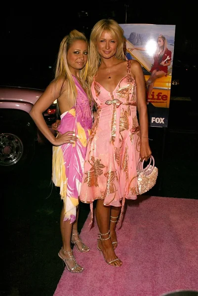 Nicole Richie e Paris Hilton — Fotografia de Stock