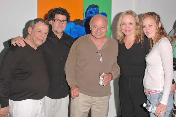 Burt Young and Brett Butler with other — Stock Photo, Image