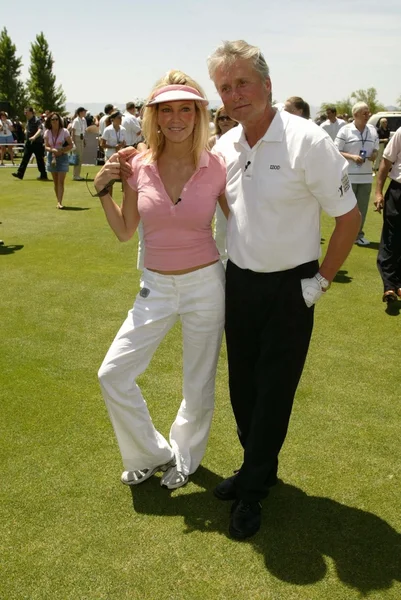 Heather Locklear y Michael Douglas — Foto de Stock