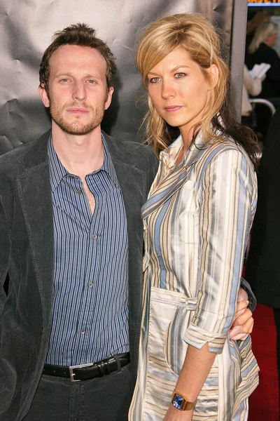 Bodhi and Jenna Elfman — Stock Photo, Image