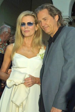 Kim basinger ile jeff arasında köprü