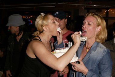 Jennifer blanc ve laurie holden
