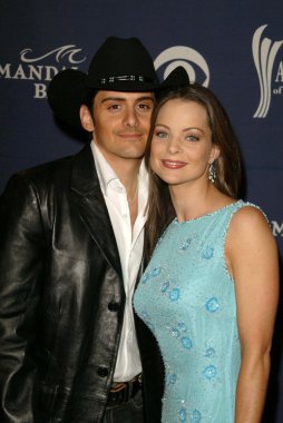 Brad desenli ve kimberly williams-paisley