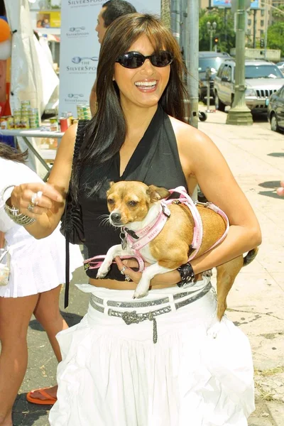 Kelly Hu and her dog Mu Shu — Stock Photo, Image