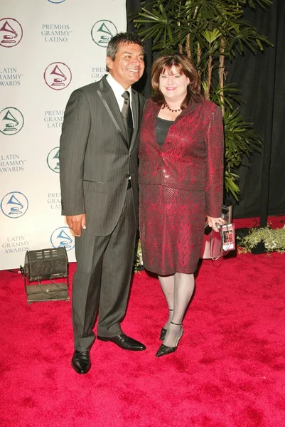 George Lopez and wife Ann Serrano — Stock Photo, Image